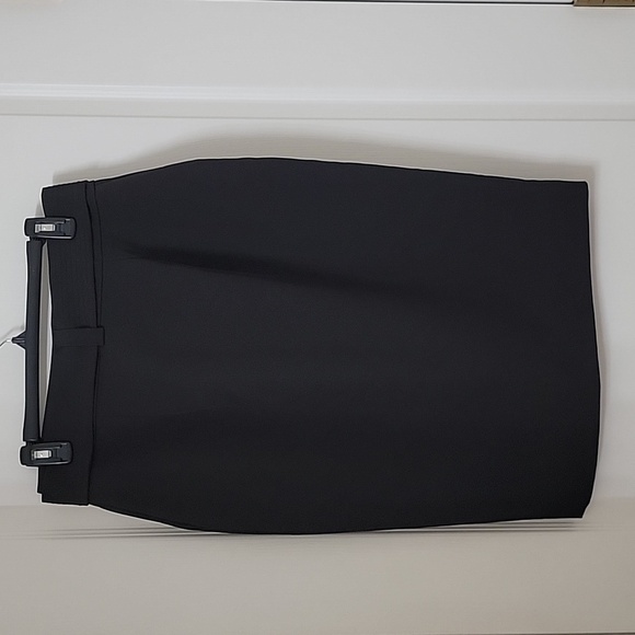 Apt. 9 Black Pencil Skirt, Size 10, Belted, Front Slit, Rear Zipper Closure - Picture 2 of 10